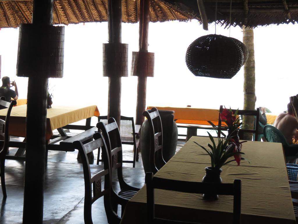 Why Not Guest House Хиккадува Экстерьер фото