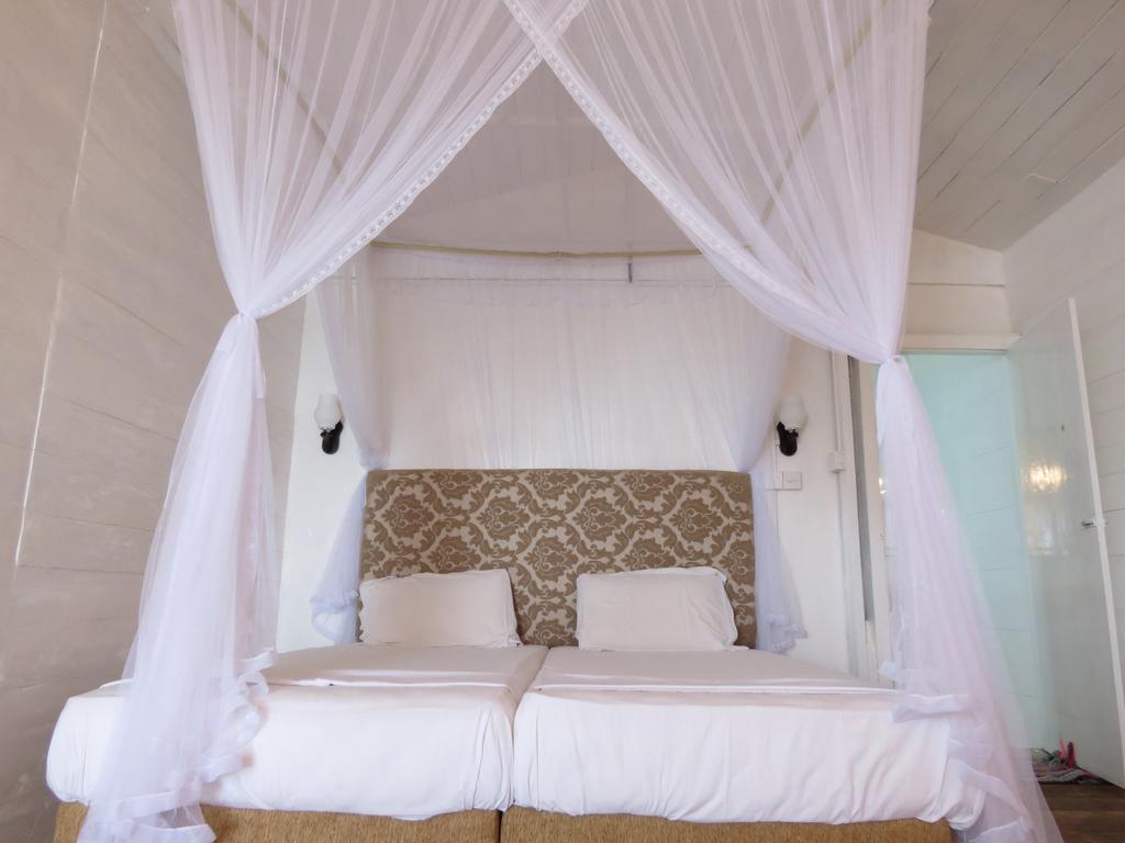 Why Not Guest House Хиккадува Экстерьер фото