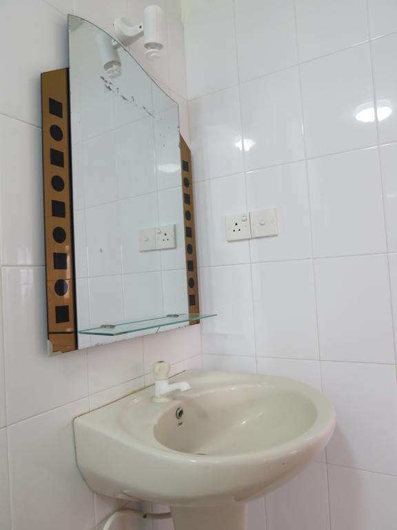 Why Not Guest House Хиккадува Экстерьер фото